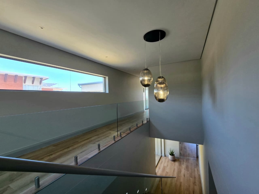 4 Bedroom Property for Sale in Outeniqua Strand Western Cape